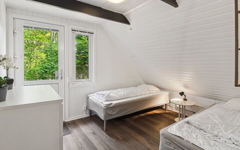 Terttu - 30Km from the Sea: Holz, Flooring, Fussboden, Decke, Interior Design, Holzboden, Zuhause, Schlafzimmer, Hartholz, Zimmer
