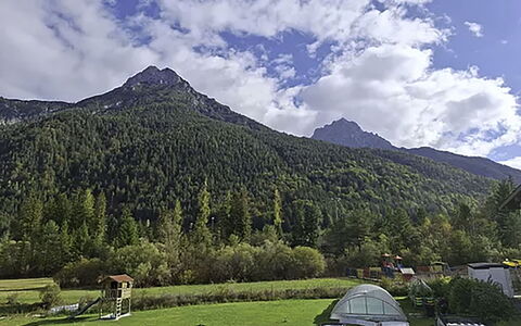 Sankt Ulrich am Pillersee 648: Berg, Bergforms, Baum, Hügel, Gebirge, Hochland, Bergstation, Landschaft, Senke, Grat