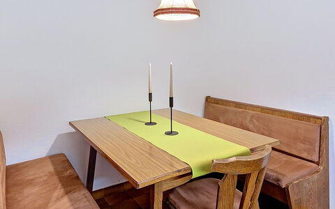 Sankt Ulrich am Pillersee 648: Möbel, Flooring, Holz, Interior Design, Fussboden, Tabelle, Beleuchtung, Küche & Esszimmer Tisch, Holzbeize, Esszimmer