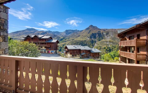 Le Hameau des Airelles: Wohnung, Resort, Schwimmbad, Eigentumswohnung, Balkon, Hotel, Eco Hotel, Villa, Zimmerpflanze