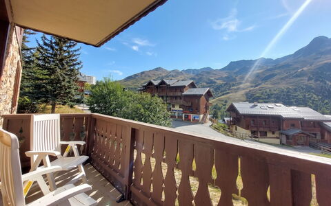 Le Hameau des Airelles: Wohnung, Resort, Schwimmbad, Eigentumswohnung, Balkon, Hotel, Eco Hotel, Villa, Zimmerpflanze