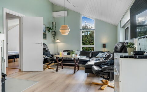 Gunnild - 200M to the Fjord: Interior Design, Flooring, Möbel, Holz, Decke, Holzboden, Fussboden, Wohnzimmer, Beleuchtung, Zuhause
