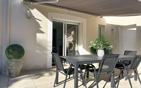 La Lilla, à 15 Min de Pornic: Markise, Gartenmöbel, Schatten, Stuhl, Blumentopf, Tisch Im Freien, Zimmerpflanze, Balkon, Outdoor Struktur, Terrasse