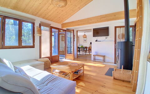 Pignots: Flooring, Interior Design, Fussboden, Holz, Möbel, Decke, Zimmer, Holzboden, Wohnzimmer, Beleuchtung