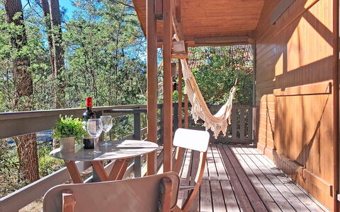 Pignots: Holz, Veranda, Möbel, Holzbeize, Hartholz, Holzboden, Flooring, Fussboden, Stuhl, Deck