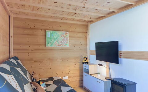 Clos du Savoy: Flooring, Holz, Fussboden, Interior Design, Decke, Zimmer, Holzbeize, Hartholz, Planke, Holzboden