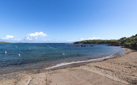 Cala Rossa: Blau, Wasser, Gewässer, Wasservorräte, Küste, Strand, Natürlichen Umgebung, Küsten Und Ozeanische Forms, Ufer, Meer