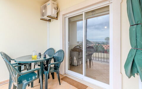 Joaninha: Decke, Balkon, Stuhl, Holzbeize, Zaun