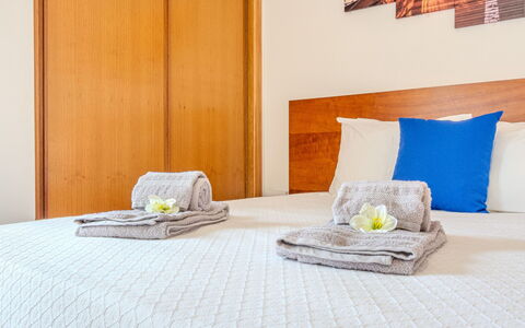 Joaninha: Interior Design, Flooring, Holz, Möbel, Fussboden, Zimmer, Decke, Bett, Beleuchtung, Schlafzimmer