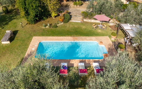 Podere Selva, Pool, Chianti: Schwimmbad, Resort, Hazienda, Thermae, Gartenmöbel, Estate, Eco Hotel, Garten, Villa, Hinterhof