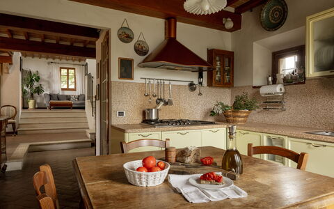 Podere Selva, Pool, Chianti: Möbel, Interior Design, Flooring, Holz, Decke, Fussboden, Küche, Zuhause, Zimmer, Beleuchtung