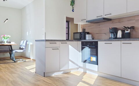 Radstadt 26: Flooring, Interior Design, Küchengerät, Möbel, Fussboden, Countertop, Küche, Cabinetry, Holz, Major Appliance