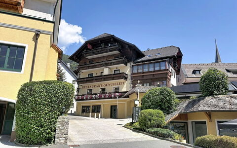 Wohlfühlnest St. Michael: Die Architektur, Fassade, \Stadt, Wohngebiet, Haus, Zuhause, Dach, Urban Design, Steigung, Balkon