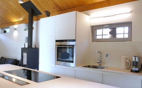 Valserhaus: Interior Design, Küche, Flooring, Countertop, Wand, Holz, Decke, Fussboden, Möbel, Cabinetry