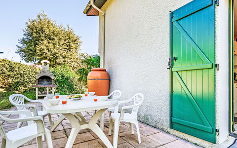 Agintza: Backstein, Estate, Garten, Vorort, Auffahrt, Landscaping, Garten, Hazienda, Bauernhaus, Hinterhof