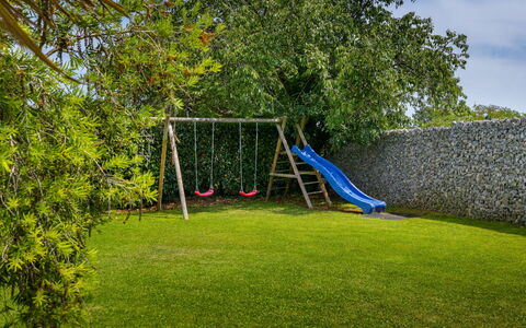 Irena: Backstein, Estate, Garten, Vorort, Auffahrt, Landscaping, Garten, Hazienda, Bauernhaus, Hinterhof