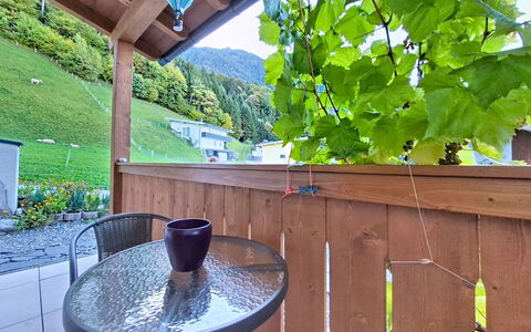 Oberladstätter: Holzbeize, Hartholz, Gebirge, Deck, Stuhl, Balkon, Eco Hotel, Gartenmöbel, Zaun, Veranda