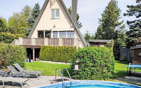 Svahová 1: Hütte, Schwimmbad, Garten, Estate, Landscaping, Freizeit, Rasen, Schatten, Eco Hotel, Villa