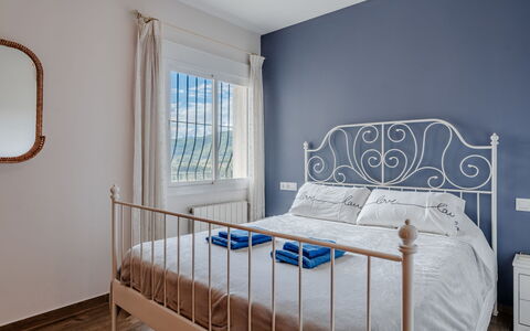 Vista Xalo: Bett, Schlafzimmer, Möbel, Interior Design, Bedding, Flooring, Fussboden, Bettdecke, Linens, Zimmer