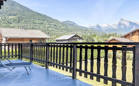 La Cabrette: Veranda, Gebirge, Balkon, Alpen, Zaun, Grat, Senke, Deck, Geländer, Gartenmöbel