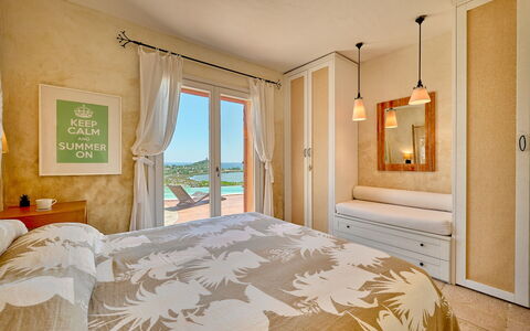 Villa Ananda 8: Möbel, Interior Design, Holz, Flooring, Schlafzimmer, Fussboden, Textil, Bett, Beleuchtung, Decke