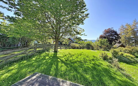 Ferienhaus Huber: Grün, Landschaft, Ground, Frühling, Wiese, Garten, Sonnenlicht, Rasen, Weide, Schatten