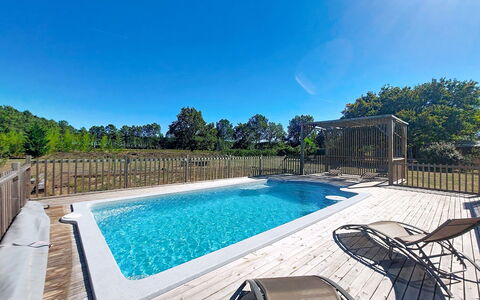 Tartoure: Schwimmbad, Resort, Verbundwerkstoff, Gartenmöbel, Deck, Freizeit, Schatten, Eco Hotel, Stuhl, Thermae