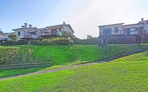 Casa Prais: Gras, Landschaft, Wohngebiet, Grundstueck, Rasen, Garten, Estate, Garten, Landscaping