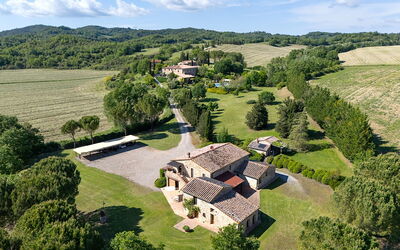 Tuscan Hamlet Relais Piettorri