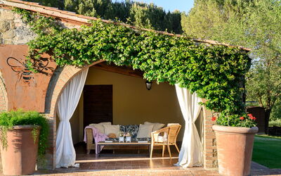 Tuscan Hamlet Relais Piettorri