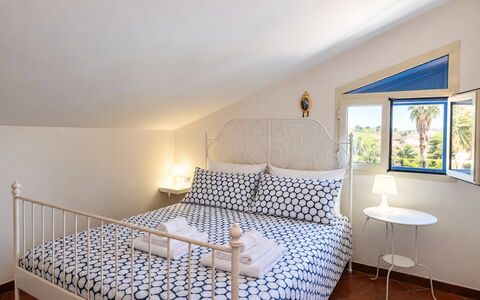 Villa le Palme, Marina di Ragusa: Möbel, Bett, Interior Design, Schlafzimmer, Fussboden, Flooring, Bettdecke, Bedding, Linens, Zuhause