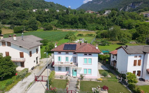 Casa Mis: Gebäude, Haus, Wohngebiet, Zuhause, Ländliches Gebiet, Grundstueck, Dorf, Menschliche Siedlung, Bergstation, Hütte