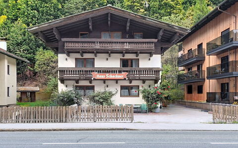 Saalbach-Hinterglemm 626: Tür, Balkon