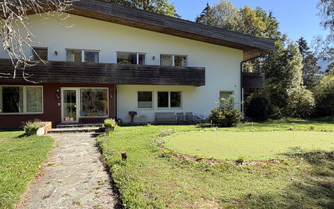 Afritz am See 9: Blau, Holz, Möbel, Zuhause, Gartenmöbel, Stuhl, Schatten, Balkon, Holzbeize, Eco Hotel