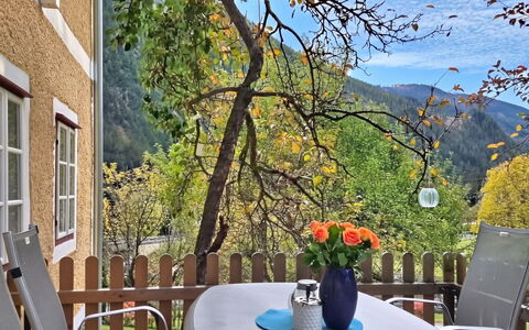 Villa Maria: Blau, Holz, Möbel, Zuhause, Gartenmöbel, Stuhl, Schatten, Balkon, Holzbeize, Eco Hotel