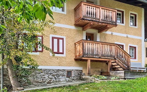Villa Maria: Blau, Holz, Möbel, Zuhause, Gartenmöbel, Stuhl, Schatten, Balkon, Holzbeize, Eco Hotel