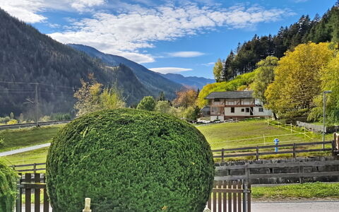 Villa Maria: Blau, Holz, Möbel, Zuhause, Gartenmöbel, Stuhl, Schatten, Balkon, Holzbeize, Eco Hotel