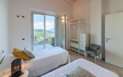 Dimora Montefalcone 8, Emma Villas: Interior Design, Flooring, Schlafzimmer, Bett, Fussboden, Decke, Zimmer, Möbel, Zuhause, Bettdecke