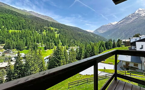 Natalina House: Schwimmbad, Resort, Hotel, Schatten, Villa, Balkon, Eco Hotel, Ferienort, Luftaufnahmen