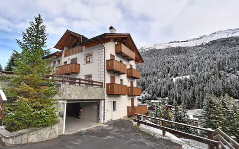 Natalina House: Schwimmbad, Resort, Hotel, Schatten, Villa, Balkon, Eco Hotel, Ferienort, Luftaufnahmen