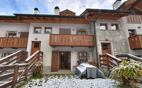 Natalina House: Schwimmbad, Resort, Hotel, Schatten, Villa, Balkon, Eco Hotel, Ferienort, Luftaufnahmen