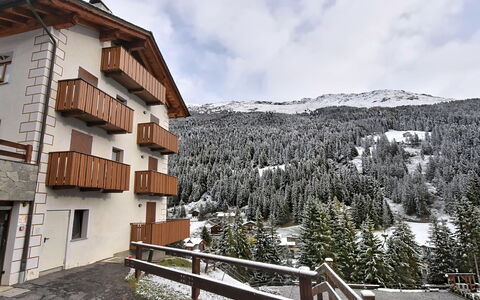 Natalina House: Schwimmbad, Resort, Hotel, Schatten, Villa, Balkon, Eco Hotel, Ferienort, Luftaufnahmen