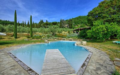 Montescalari: Schwimmbad, Eigentum, Estate, Grundeigentum, Wasser, Haus, Urlaub, Gebäude, Baum, Zuhause