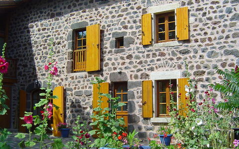 Ferme: Haus, Gelb, Gebäude, Nachbarschaft, Fassade, Wand, Fenster, Blume, Zuhause, Grundeigentum