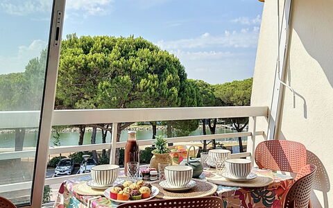La Lagune: Möbel, Gartenmöbel, Stuhl, Schatten, Tisch Im Freien, Hotel, Balkon, Zimmerpflanze, Resort, Eco Hotel