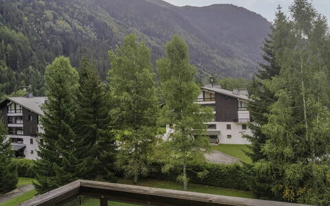 Les Contamines 300: Pflanze, Berg, Himmel, Fenster, Eigentum, Gebäude, Wolke, Baum, Haus, Natürliche Landschaft