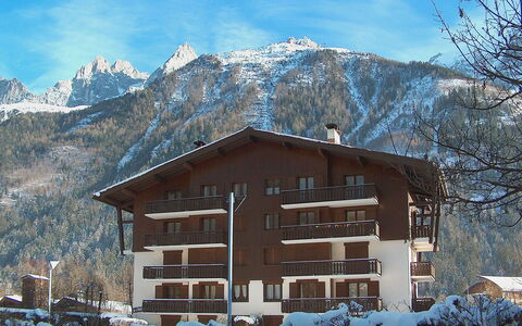 Le Choucas: Schnee, Berg, Winter, Bergforms, Haus, Zuhause, Bergdorf, Eigentum, Himmel, Gebirge