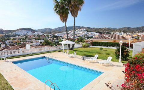 Villa Tulipán: Schwimmbad, Eigentum, Urlaub, Resort, Grundeigentum, Gebäude, Azurblau, Haus, Palme, Wohnung