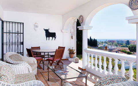 Villa Tulipán: Zimmer, Eigentum, Interior Design, Möbel, Gebäude, Wohnzimmer, Grundeigentum, Haus, Wand, Zuhause