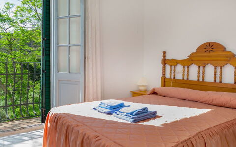 La Rectoria: Eigentum, Möbel, Azurblau, Gebäude, Textil, Holz, Komfort, Fenster, Interior Design, Fussboden
